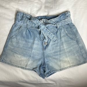 American Eagle high waisted, “mom short”, style size 6